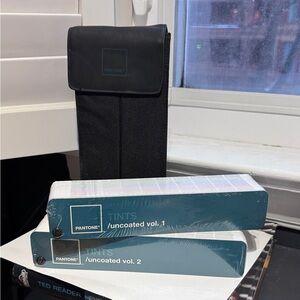 🎨✨ NEW & SEALED Pantone Tints – Uncoated Vol. 1 & Vol. 2 ✨🎨